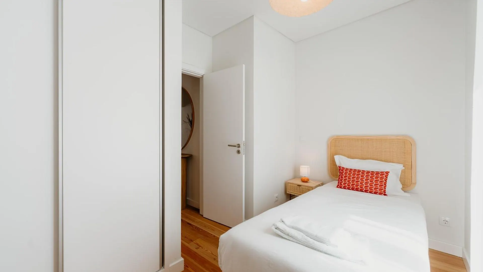 Mary Orange - No 236 1E - Sophisticated Two-Bedroom Getaway Lisboa Apartmán