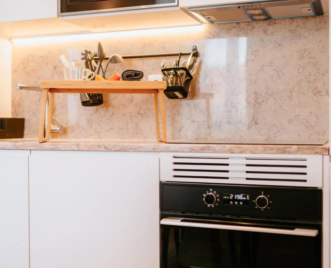 Mary Orange - No 236 1E - Sophisticated Two-Bedroom Getaway Lisbon 0*,